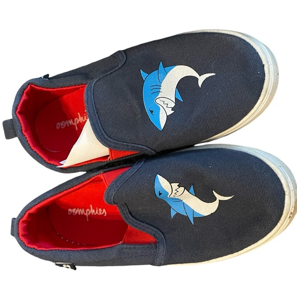 Bundle of 3 boys shoes 11 kids - Picture 3 of 10